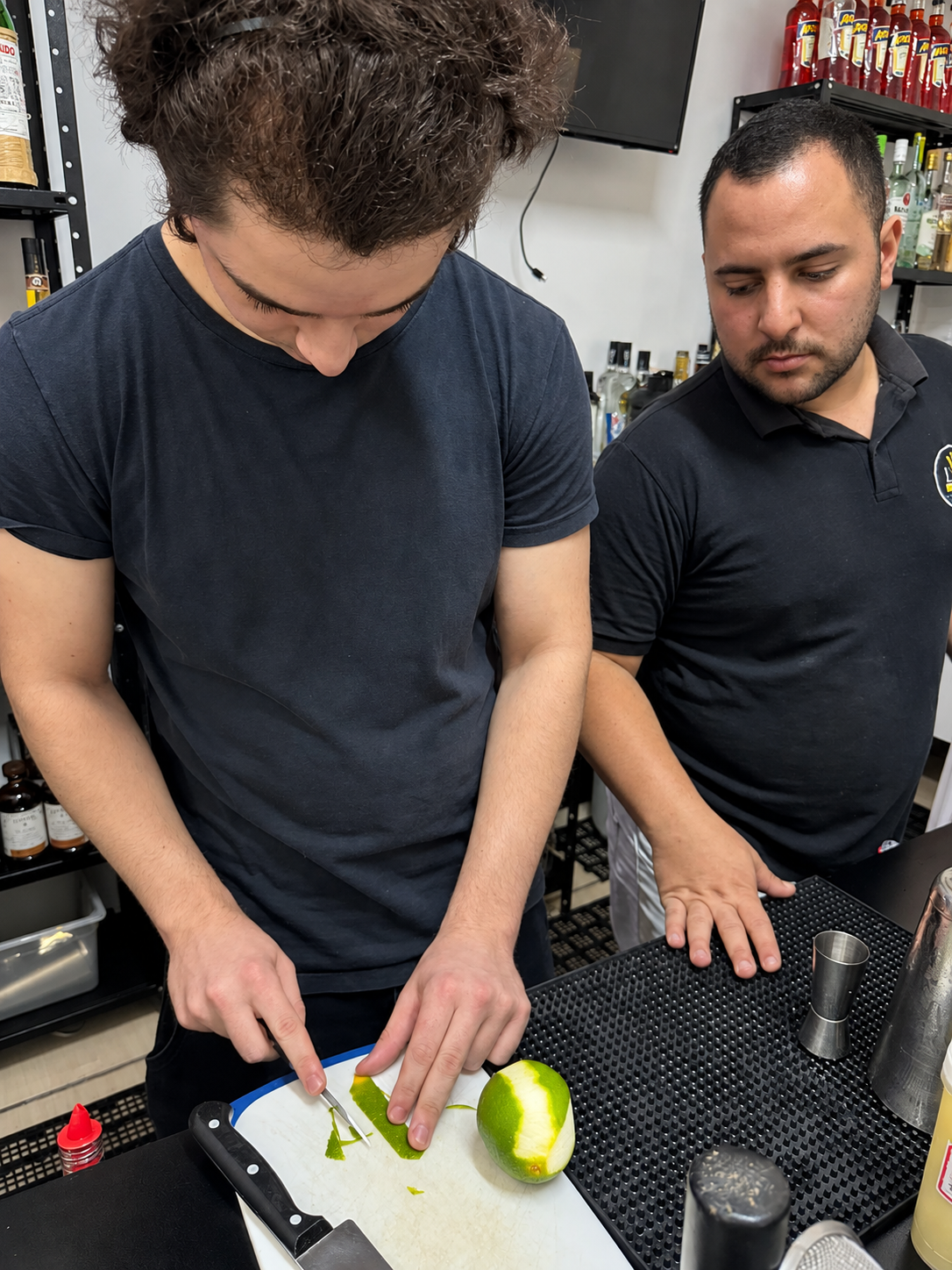 Aula prática de corte e preparo de frutas